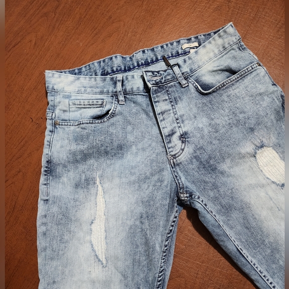 Calvin Klein Men's Light Blue Distressed Skinny Jeans - Picture 7 of 12